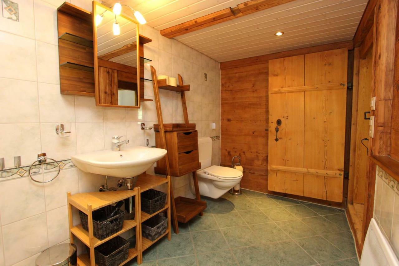 Les Favrod Apartment